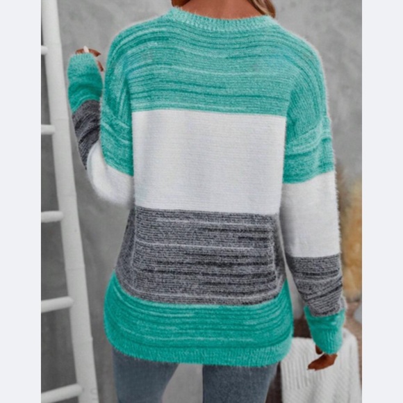 New color block long sleeve sweater - Picture 2 of 3